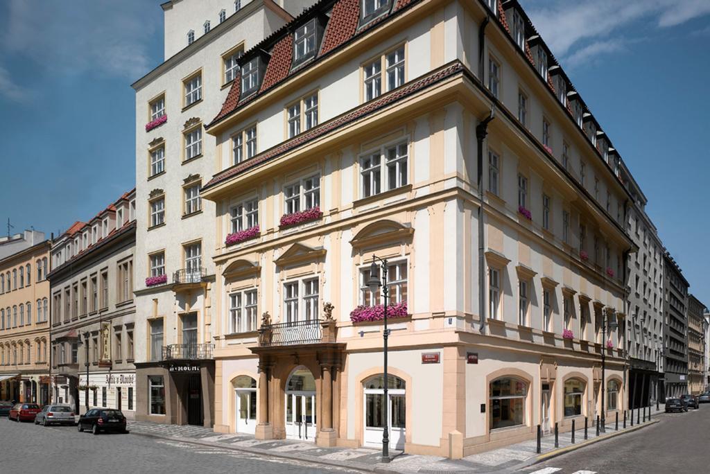 White & Gray Apartments Prague Exterior photo